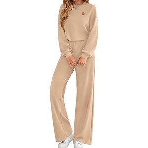 Ensemble de survêtement classique pour femme, doux et assorti, pour un confort quotidien, des activités de loisirs et un style week-end. - Product Image 1