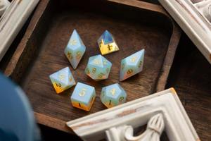 Set de dés en résine personnalisés avec impression sur mesure pour jeux de rôle professionnels, fournitures de jeu en gros - Product Image 2