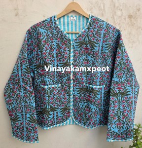 Veste courte matelassée réversible bleue à motifs floraux, faite à la main, 100 % coton respirant et écologique, collection hiver 2026, best-seller - Product Image 4