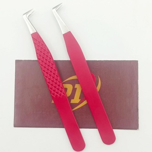 Pinzas Profesionales de Acero Inoxidable Color Rojo para Pestañas de Mega Volumen, Pinzas de Precisión con Ángulo de 90 Grados - Product Image 1