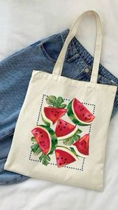 Bolsa de Lona Ecológica con Diseño de Conchas y Perlas Inspirada en el Océano, Reutilizable para Viajes a la Playa y Compras - Product Image 4
