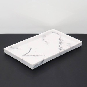 Plateau en marbre fait main, décoratif, minimaliste et moderne, pour organiser les produits de soin, les bijoux et la décoration intérieure - Product Image 2