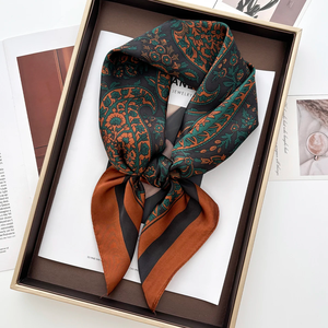 1 pièce Foulard carré 70*70cm pour femme, de luxe, bandana, châle de tête, foulard pour cheveux, écharpe de cou, hijab, mode printemps-été - Product Image 4