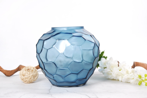 Vase de table en verre moderne en gros, forme irrégulière et finition brillante, pour présentation florale et décoration intérieure - Product Image 6