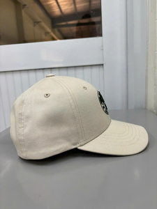Casquette de baseball personnalisée 6 panneaux en coton beige, broderie 3D ballon de football de haute qualité, chapeau de sport vintage, casquette non structurée à fermeture snapback - Product Image 2