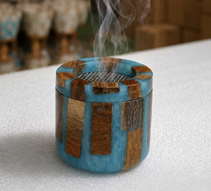 Quemador de Incienso Indio de Madera Duradero Tayyab Handicrafts, con Diseño de Estrellas Doradas, para Uso en Todas las Estaciones, Aromático, para Sándalo y Cilantro - Product Image 1