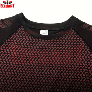 T-shirt de sport respirant et anti-transpiration pour homme, en tissu doux et confortable, matière de qualité supérieure, manches courtes. - Product Image 4