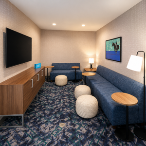 เฟอร์นิเจอร์ห้องพักหรูหราสไตล์โมเดิร์นสำหรับโรงแรม Home2 Suites ผลิตในเวียดนาม โรงงานผู้ผลิตแบบ OEM/ODM - Product Image 1