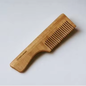 Peigne artisanal en bois naturel de qualité export, personnalisé pour salon, à dents fines, pour cheveux fins et épais, biodégradable - Product Image 2