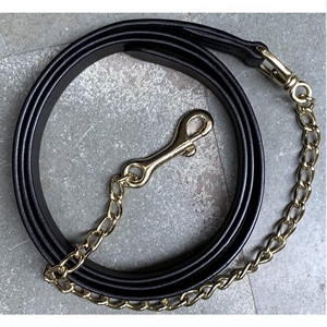 Cadena de cuero negra para caballo con herrajes de latón, cuerda de cuero para halter, accesorio de equitación para silla de montar inglesa, personalizable - Product Image 1