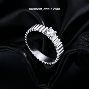 Bague en argent sterling 925 avec moissanite, style vintage simple unisexe, incrustation brillante, bague ronde pour le doigt, plaqué rhodium, bijoux fins pour moi - Product Image 4