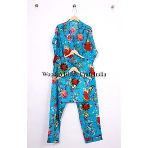 ชุดนอนผ้าฝ้ายลายดอกไม้สำหรับผู้หญิง ชุดนอนขายาว เสื้อแขนยาว ชุดนอนเข้าชุด - Product Image 5