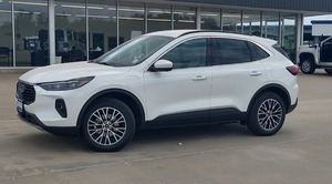 NUEVO Y EXCELENTE Ford Escape PHEV 2025 con Navegación, Asientos de Cuero, Faros LED Automáticos - Product Image 4