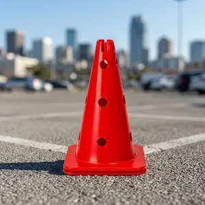 Cône d'entraînement en plastique rouge avec plusieurs trous pour piquets et base carrée pour exercices d'agilité sportive, entraînement sur le terrain et entraînement physique - Product Image 1