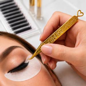 Pinces à cils plaquées or avec motif cœur, pointes de précision pour l'application des cils - Product Image 4