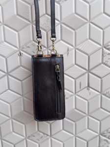 Bolso de Mano para Teléfono, Bolso de Cuero Tallado a Mano, Bolsos Pequeños con Diseño de Damas de Inglatera, Bolso Bandolera de Diseño Único - Product Image 3