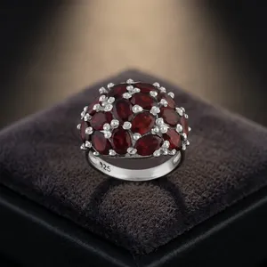 Bague de cocktail élégante en argent sterling 925 avec grenat rouge vif, bijou de déclaration pour occasions spéciales - Product Image 4