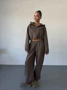 Ensemble de survêtement personnalisé pour femme en velours rose, comprenant un sweat à capuche oversize et un pantalon de jogging, tenue décontractée assortie - Product Image 6