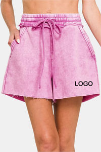 Shorts de moda para mujer con material transpirable y corte moderno, ideales para días de playa y aventuras al aire libre. - Product Image 4