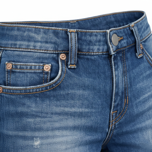 Shorts en jean légers et haut de gamme pour femme – Coupe décontractée taille haute, style déchiré, idéal pour l'été - Product Image 4