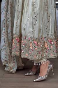 ชุดเดรสผ้าไหมชีชาสำหรับงานแต่งงาน พร้อมผ้าคลุมไหล่และกางเกงขายาว - แบบกลับด้านได้ ไม่ยับ ความยาวระดับข้อเท้า ปักลายหนัก เหมาะกับทุกฤดูกาล - Product Image 5