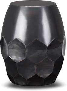 Table d'appoint en métal artisanale avec un design ajouré artistique et une finition haut de gamme pour une décoration intérieure exclusive - Product Image 2