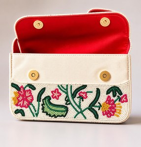 Monedero decorativo hecho a mano, bordado, de tela de algodón, mini cartera con cierre de cremallera seguro, textil tradicional para fiestas. - Product Image 4