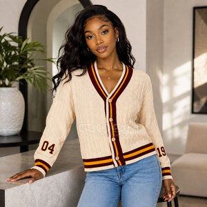 <span class=keywords><strong>Cardigan</strong></span> in Maglia con Scollo a V Cosh International Sorority Sisterhood, Colore Crema con Finiture Bordeaux e Oro, Logo Personalizzato, Stile Classico - Product Image 4