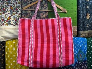 Sac fourre-tout en coton matelassé rayé rose fait main : Sac de marché bohème - Product Image 4