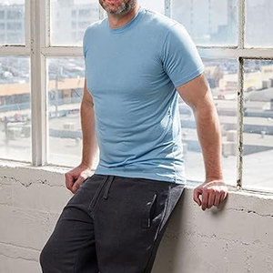 Camiseta Premium para Hombre, Corte Moderno, Estilo Casual, Esencial para Streetwear, Algodón Suave, Elegante, Cómoda para Uso Diario, a la Moda - Product Image 4