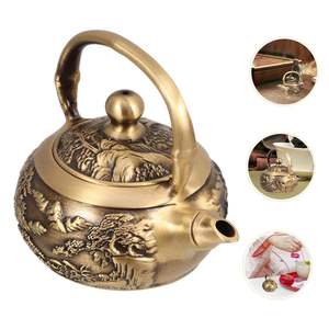 Mini Tetera Decorativa con Acabado Dorado, Tetera para Calentar Agua, Mini Tetera de Estilo Retro en Cobre, Figura Decorativa para Cocina y Viajes - Product Image 2