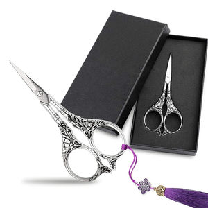 กรรไกรตัดเย็บคุณภาพสูง ขนาด 3.5 นิ้ว ทำจากสแตนเลส สำหรับงานปักลาย ปลายแหลมคม ใช้ในงานอุตสาหกรรมและงาน DIY พร้อมกล่องเก็บ - Product Image 2