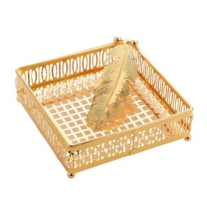Porte-serviettes décoratif en métal avec motif élégant pour une apparence de table rehaussée, fabriqué de manière incroyable par HRCRAFTVERSE - Product Image 1