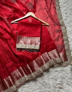 KV Self Design, Woven Banarasi Tissue <b>Saree</b> (<b>Red</b>) - Product Image 2