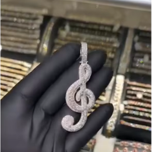 Bijoux Hip Hop tendance, pendentif note de musique en argent sterling 925 avec pavé blanc de moissanite VVS pour hommes et femmes - Product Image 1