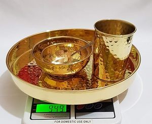 Juego de thali de latón martillado de lujo, 5 piezas, tono dorado, construcción sólida, cuencos, cuchara de vidrio, experiencia culinaria rica, premium - Product Image 1
