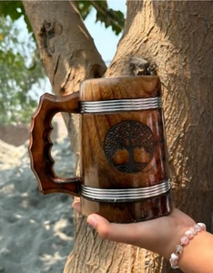 Chope à bière et verre à thé en bois massif fait main au design classique, lavable au lave-vaisselle, emballage cadeau - Product Image 3