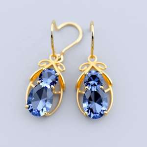 ต่างหูห้อยประดับด้วยหินไฮโดรสีน้ำเงินคุณภาพสูง งานแฮนด์เมด เงินแท้ 925 ชุบทอง 18K เครื่องประดับโดดเด่นสำหรับงานแต่งงาน - Product Image 1