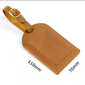 Élégantes Étiquettes de Bagage en Cuir Pleine Fleur Légères Faites à la Main, Design Minimaliste, Étiquettes en Cuir Véritable pour Voyages Internationaux - Product Image 2
