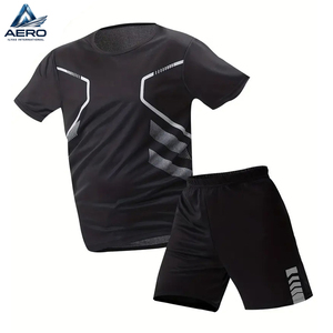 Ensemble de tenue de course à pied respirant et anti-transpiration à séchage rapide pour activités de plein air, comprenant un t-shirt de compression à col rond et un short - Product Image 3