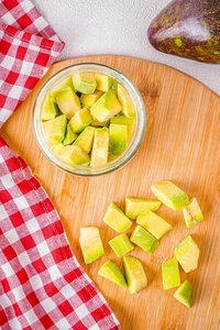 Competitive Price Top Notch Quality Factory In Vietnam Fresh Frozen Avocado Pieces Packed in Various Size <b>Bag</b> - Product Image 4