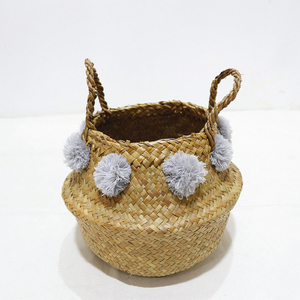 Cesta de Almacenamiento Redonda de Hojas de Palma Naturales, Resistente y Ecológica, con Pompones Grises, Cesto para Ropa Sucia, Bolsa Tejida - Product Image 6