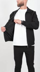 Conjunto de Ropa Técnica Premium para Hombre, Elástico en 4 Direcciones, Chaqueta Ligera con Cintura Elástica y Pantalones Jogger Ajustados - Product Image 3