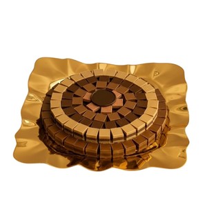 Plateau rond en métal doré moderne, élégant, en acier inoxydable, pour la présentation de chocolats, idéal pour les mariages, les fêtes et la décoration de la maison. - Product Image 3