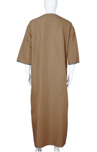 Thobe pour homme le plus vendu, Thawb ethnique Khamis, Thobe arabe islamique de qualité supérieure, bon prix, respirant, en coton personnalisé, Thobes omanais pour homme - Product Image 3