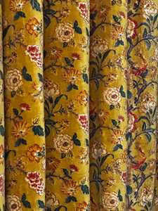 Cortina de Terciopelo de Algodón Estilo Vintage con Estampado Floral Dorado Mostaza, Terciopelo de Algodón de Lujo - Product Image 1