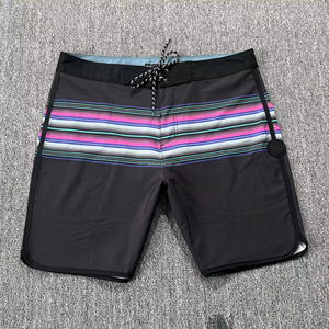 Shorts de plage pour hommes personnalisés, séchage rapide, légers, pour la natation et le surf, avec taille élastique et doublure en mesh - Product Image 1