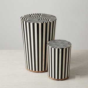Tabouret sablier bleu et blanc en os incrusté, table d'appoint géométrique artisanale, mobilier de luxe personnalisé pour salon, vente en gros - Product Image 5
