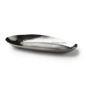 Bandeja decorativa de alta gama para café, té y aperitivos, para la mesa de comedor, bandeja plateada rusa fabricada por Zahid Exports - Product Image 5