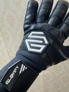 Guantes de Portero Profesionales Ajustables para Exteriores, Látex Alemán de 4mm con Corte Negativo y Cierre de Velcro - Product Image 3